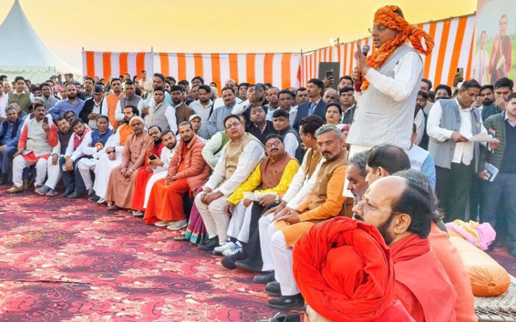 सीएम धामी हरिद्वार में एक्शन मोड में – चौपाल में सुनी समस्याएं, मौके पर दिए समाधान के आदेश